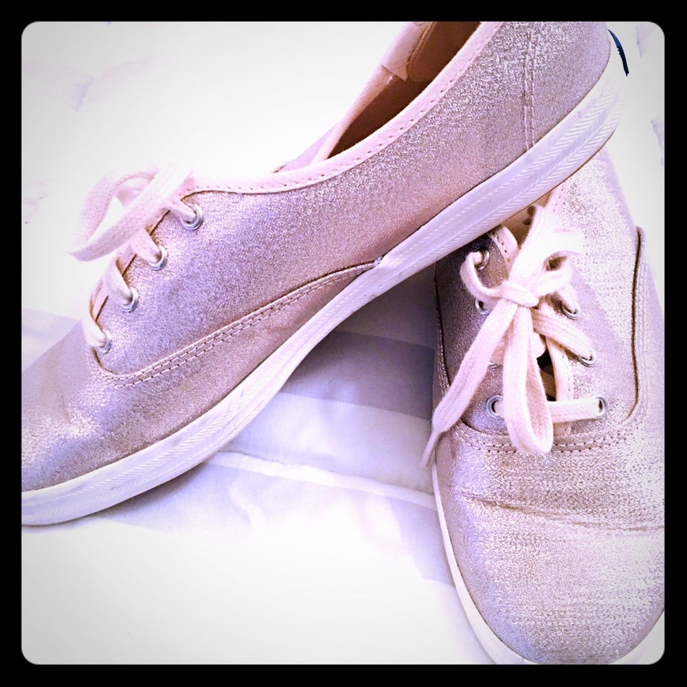 Cute sparkly pink Keds!